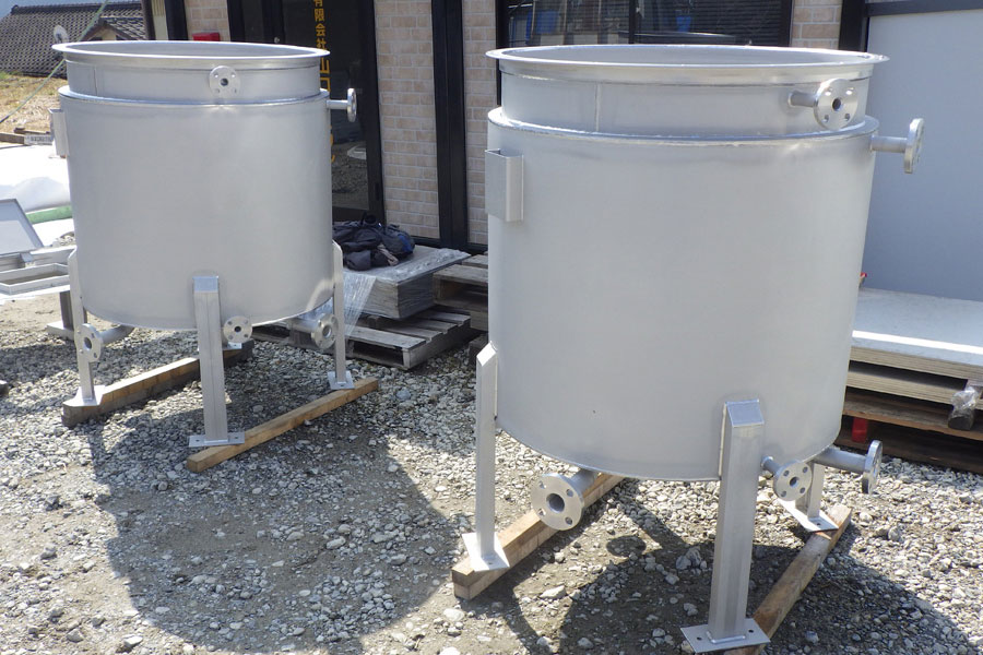 ステンレス酸洗浄工事 SUS製小型タンク」 施工事例 有限会社 山口ケミカル